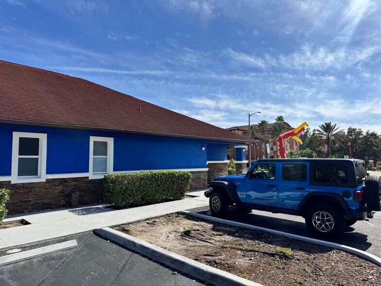 5633 Metrowest Blvd, Orlando, FL à louer - Photo de l’immeuble – Image 3 sur 18