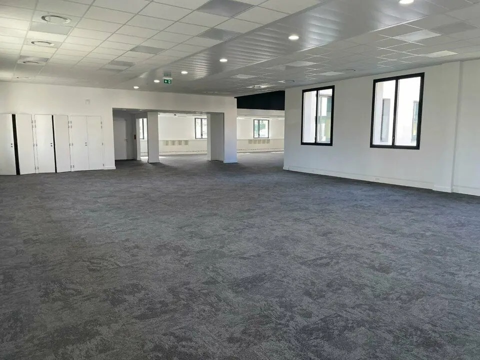 33 Avenue Du Docteur Georges Lévy, Vénissieux à louer Photo de l’immeuble– Image 1 sur 13
