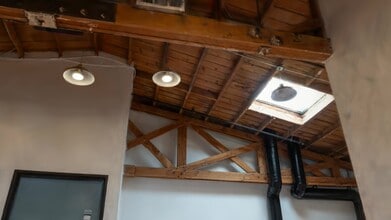 300 S Raymond Ave, Pasadena, CA à louer - Vidéo sur l’annonce professionnelle