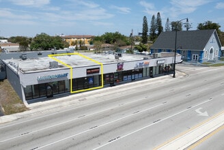 300-310 W Hallandale Beach Blvd, Hallandale Beach, FL à louer Photo intérieure– Image 2 sur 11