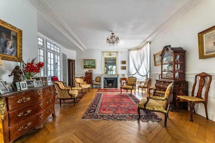 195 Boulevard Malesherbes, Paris à vendre - Photo de l’immeuble – Image 3 sur 12