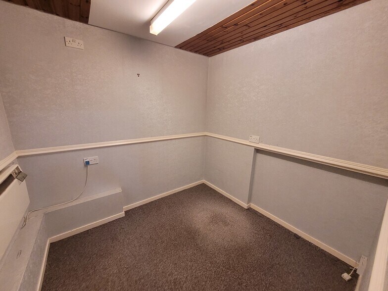 12-18 Waverley Pl, Aberdeen à louer - Photo de l’immeuble – Image 3 sur 7