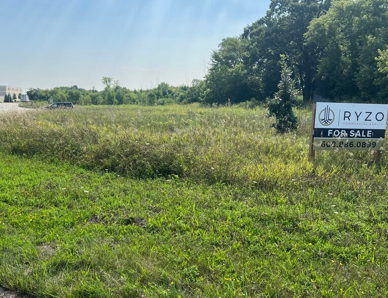 2600 W Corporate Preserve Dr, Oak Creek, WI à vendre - Photo de l’immeuble – Image 3 sur 6