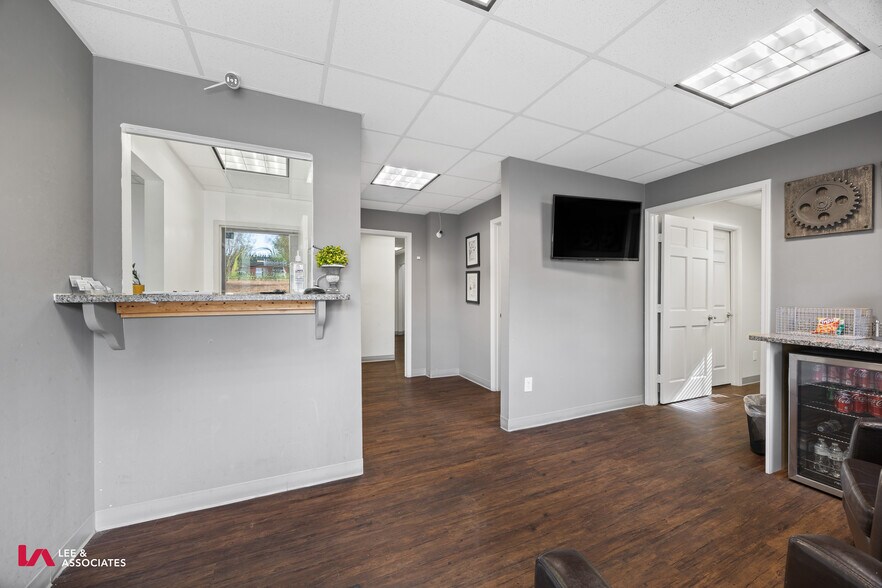 885 Cripple Creek Dr, Lawrenceville, GA à louer - Photo de l’immeuble – Image 3 sur 33