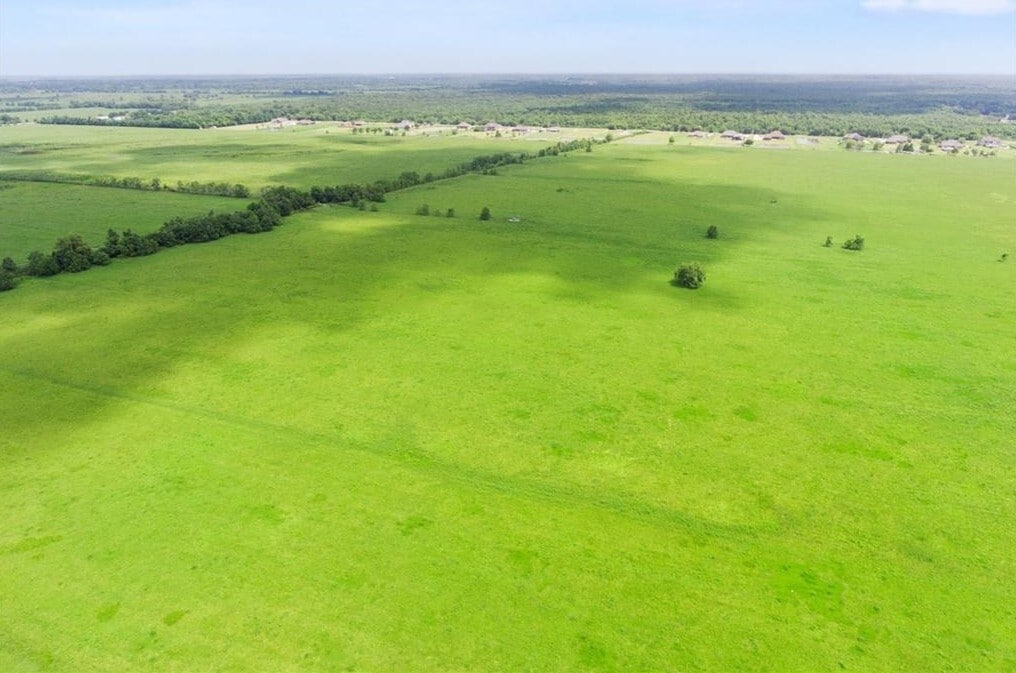 2467 La-306, Des Allemands, LA à vendre Aérien– Image 1 sur 2