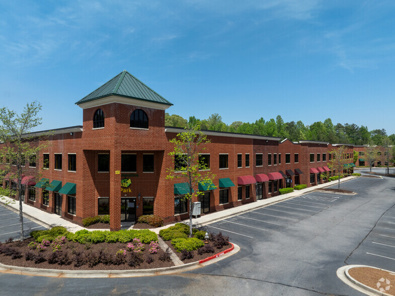 3975 Lakefield Ct, Suwanee, GA à louer - Photo de l’immeuble – Image 2 sur 13