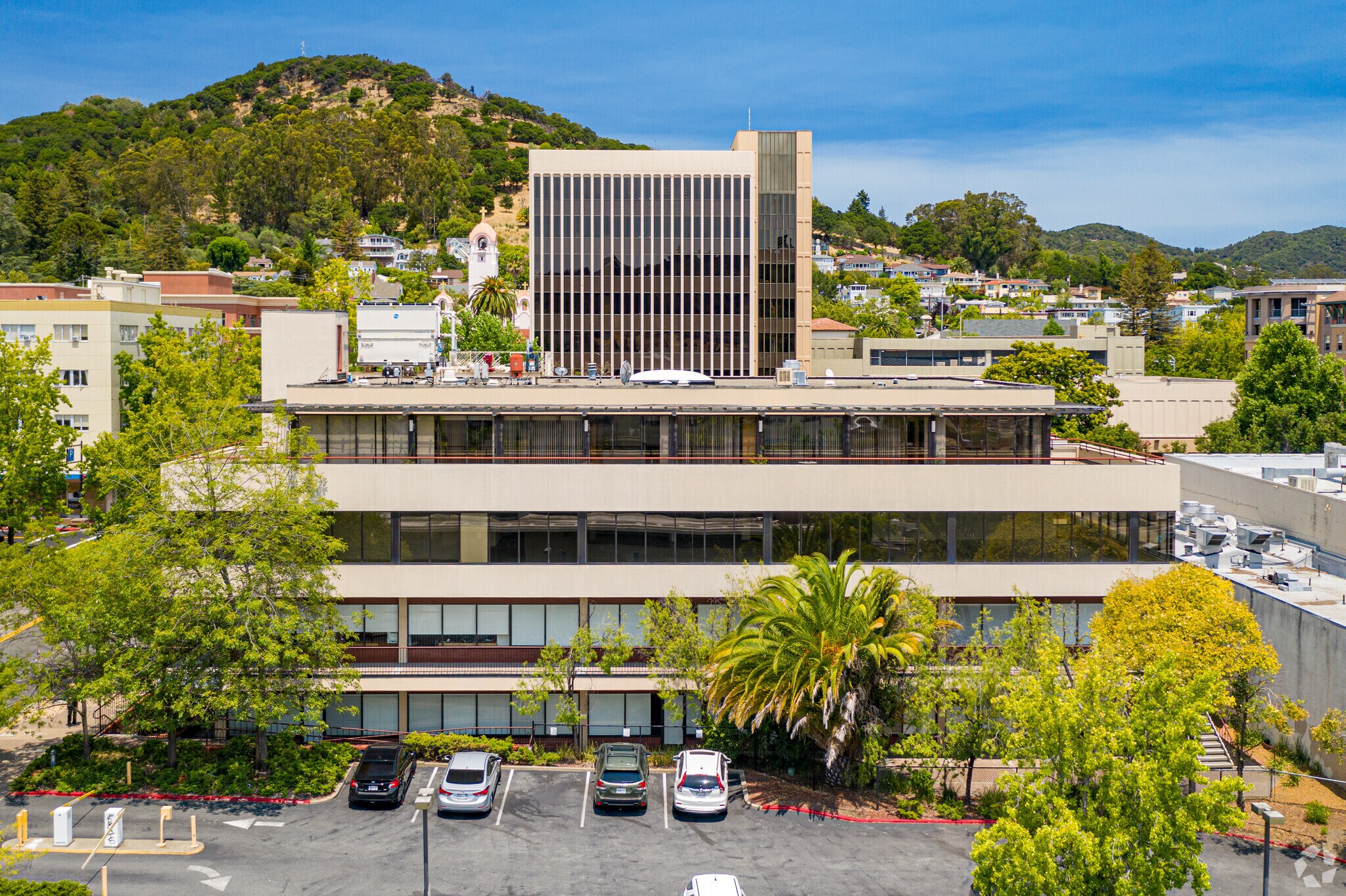 990 A St, San Rafael, CA à louer Photo principale– Image 1 sur 12