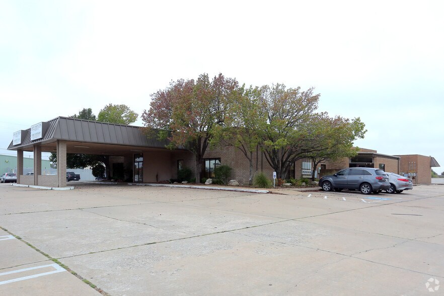 3300 S Aspen Ave, Broken Arrow, OK à vendre - Photo de l’immeuble – Image 3 sur 5