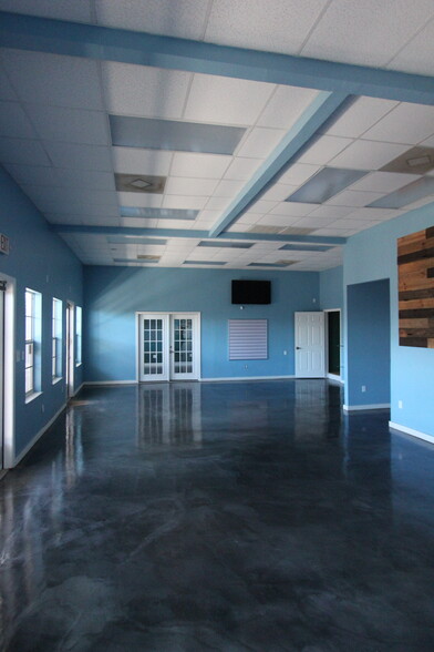 13419 US Highway 290 E, Manor, TX à louer - Photo de l’immeuble – Image 3 sur 6