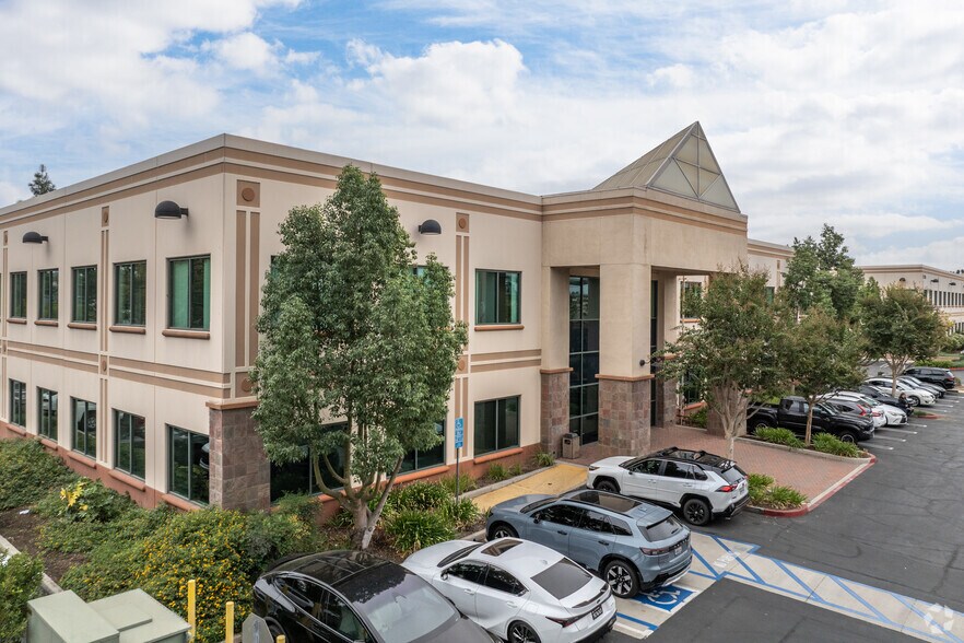 1825 Chicago Ave, Riverside, CA à vendre - Photo de l’immeuble – Image 3 sur 4