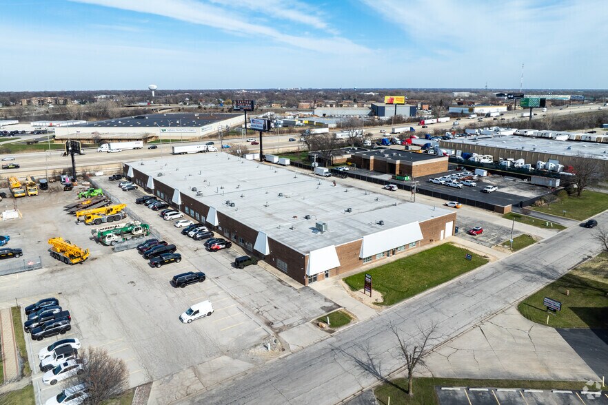 9745 Industrial Dr, Bridgeview, IL à louer - Photo de l’immeuble – Image 2 sur 6