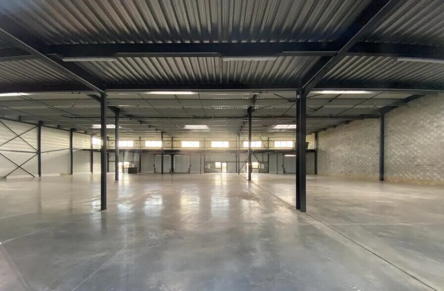 Industriel/Logistique dans Chartres à louer - Photo de l’immeuble – Image 3 sur 10