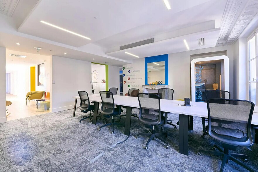 22 Rue Chauchat, Paris à louer - Photo de l’immeuble – Image 3 sur 7