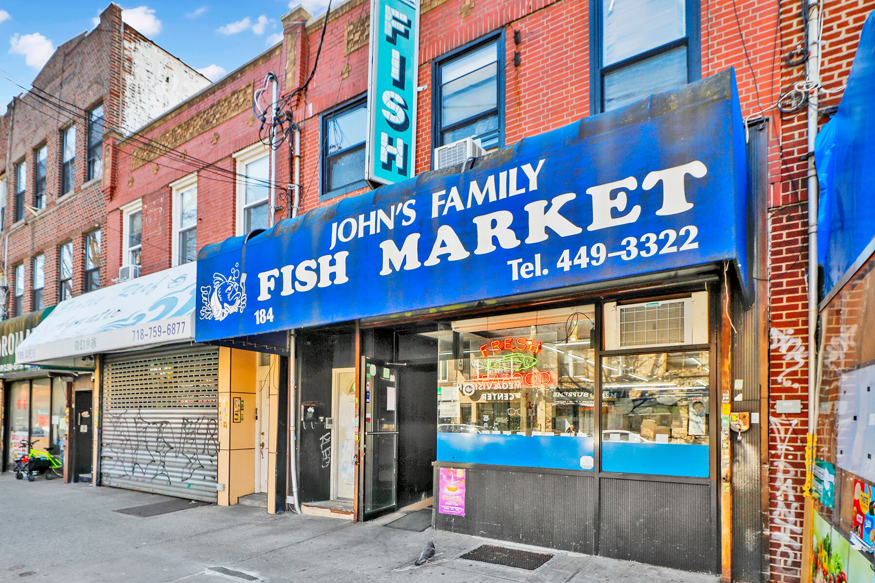 184 Avenue U, Brooklyn, NY à vendre Photo de l’immeuble– Image 1 sur 8