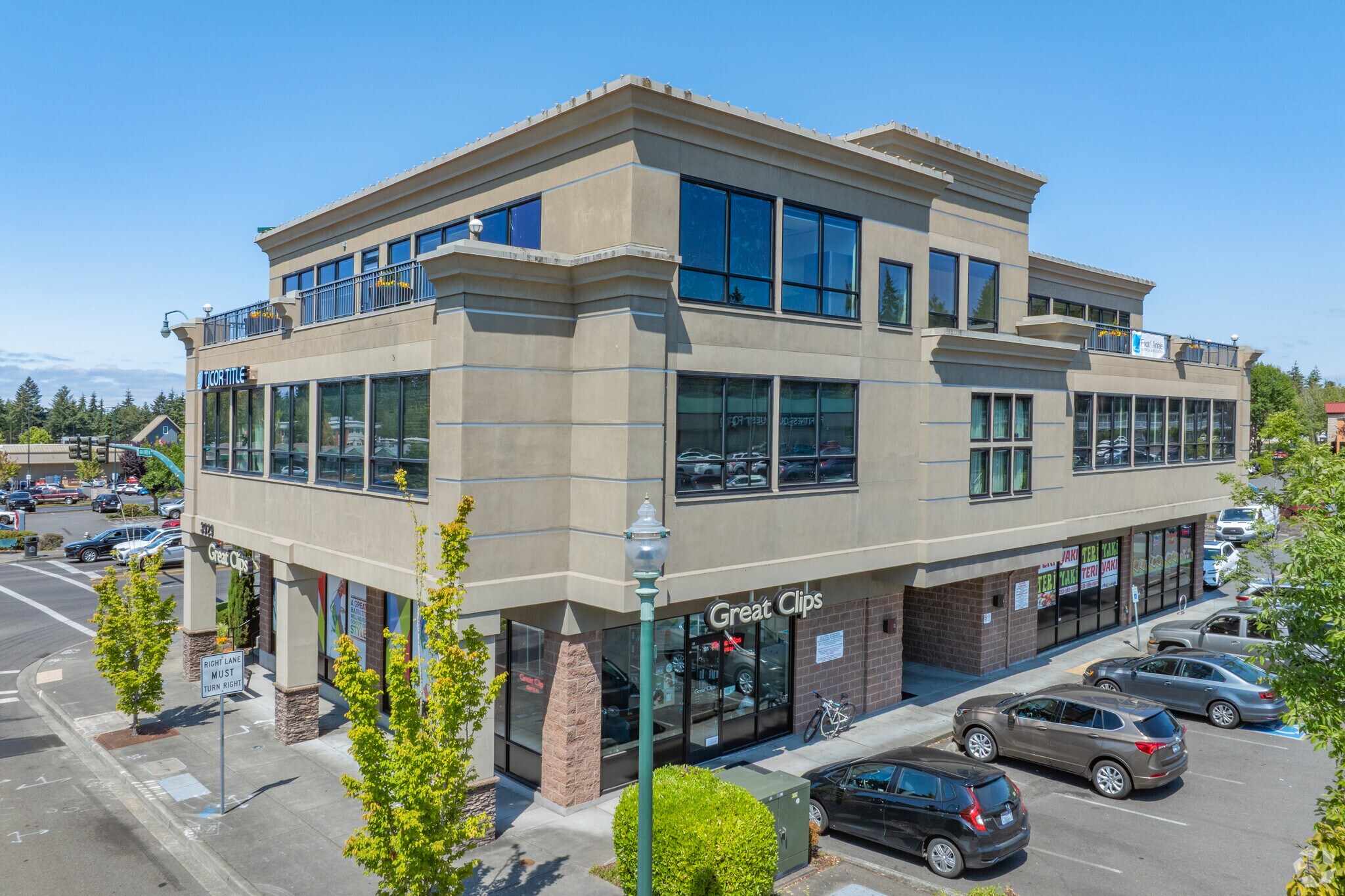 3929 Bridgeport Way W, Tacoma, WA à louer Photo principale– Image 1 sur 6