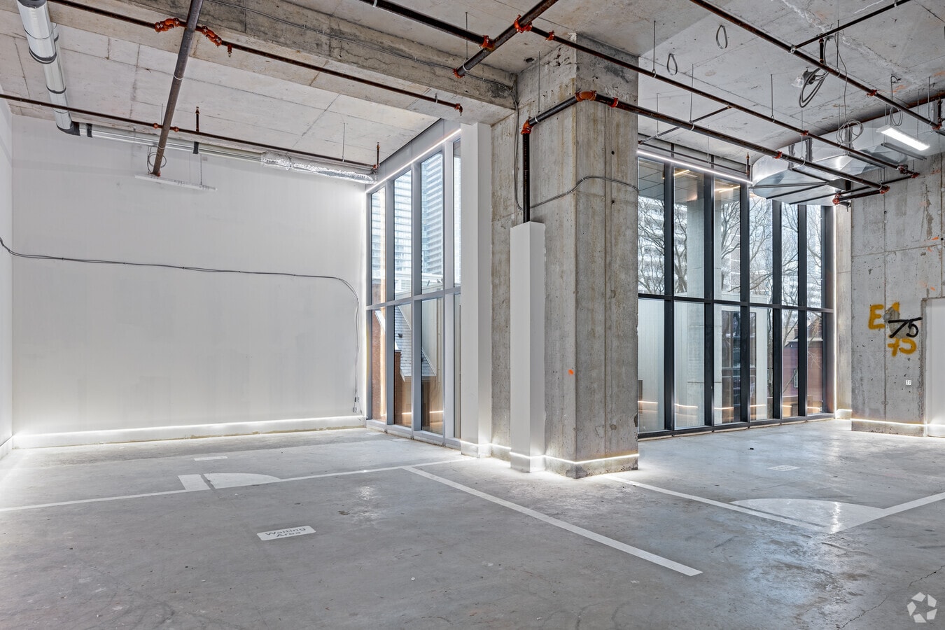 599 Yonge St, Toronto, ON M4Y 1Z4 - Lot 209 - - Photo intérieure - Image 1 of 5