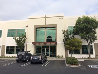 Plus de détails pour 1175 Warner Ave, Tustin, CA - Industriel/Logistique à vendre