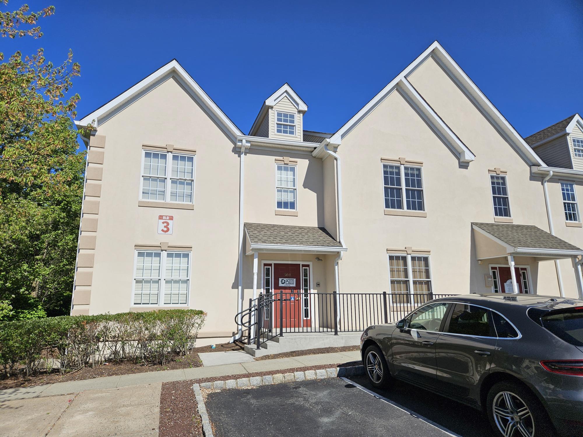 4 Walter Foran Blvd, Flemington, NJ à louer Photo principale– Image 1 sur 23