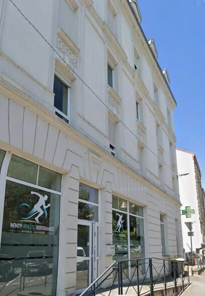 Local commercial dans Mont-Saint-Martin à vendre - Photo de l’immeuble – Image 2 sur 3