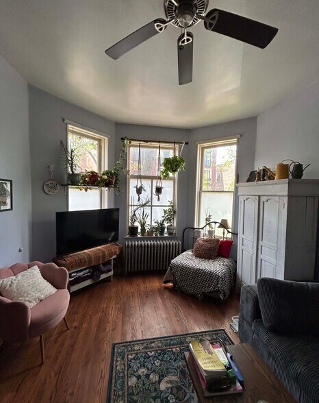 2620 W Evergreen Ave, Chicago, IL à vendre - Photo de l’immeuble – Image 2 sur 19