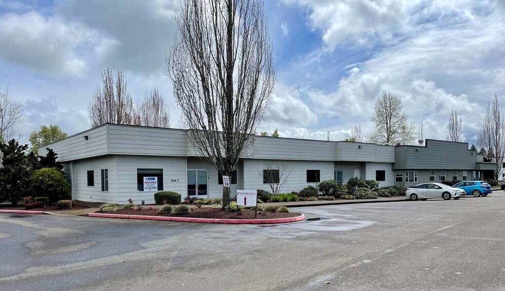 808 NW Buchanan Ave, Corvallis, OR à louer - Photo de l’immeuble – Image 1 sur 5