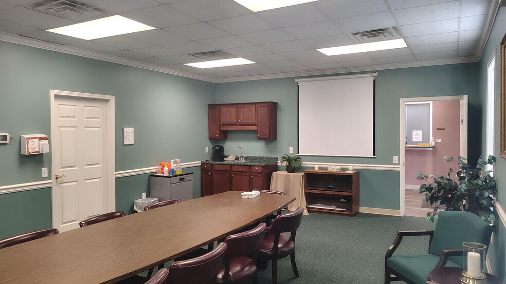 300 Margie Dr, Warner Robins, GA à louer - Photo intérieure – Image 2 sur 7