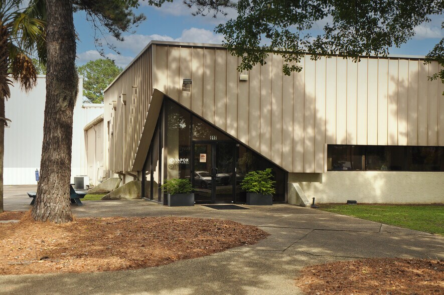 917 Commerce Cir, Hanahan, SC à louer - Photo de l’immeuble – Image 1 sur 25