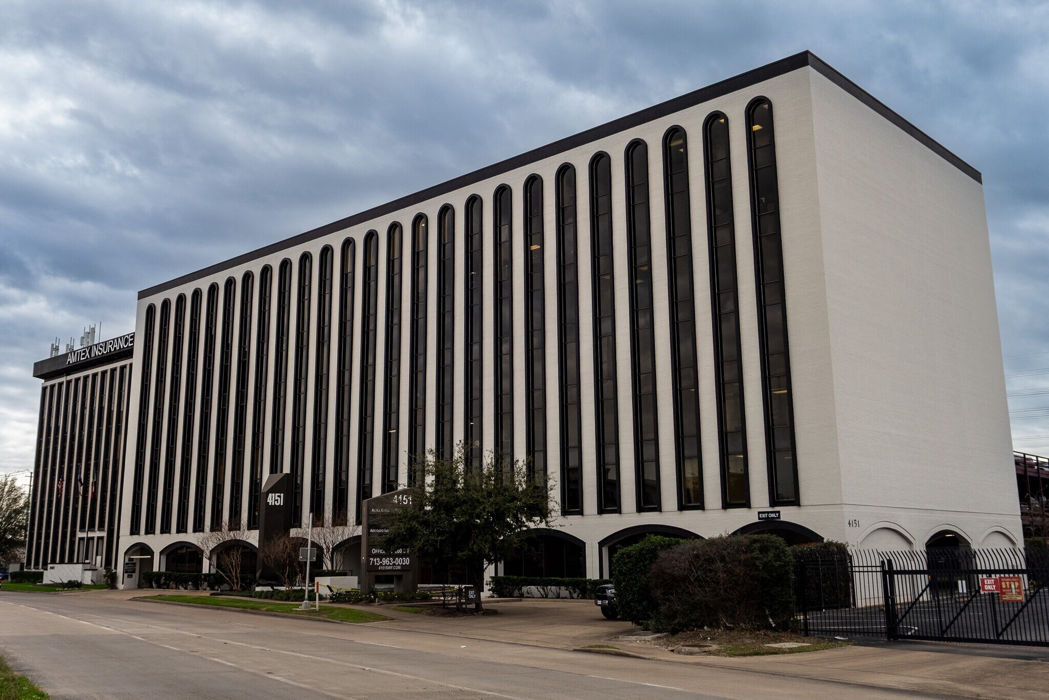 4151 Southwest Fwy, Houston, TX à louer Photo principale– Image 1 sur 16