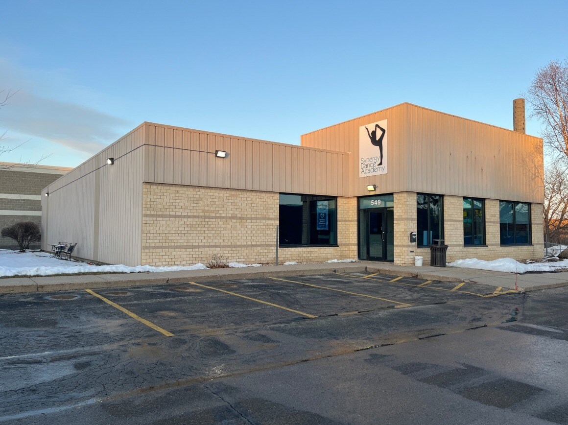 549 Zor Shrine Pl, Madison, WI à louer Photo de l’immeuble– Image 1 sur 2