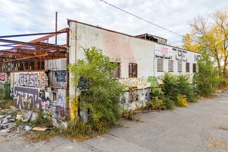 Plus de détails pour 4650 Notre-Dame E, Montréal, QC - Industriel/Logistique à vendre