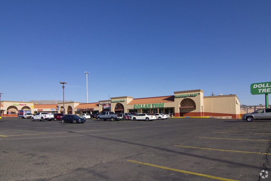 8041 N Mesa St, El Paso, TX à louer - Photo principale – Image 1 sur 12