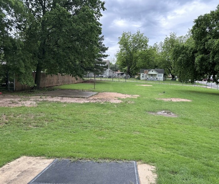 306 E Neil Armstrong Pl, Tishomingo, OK à vendre - Photo de l’immeuble – Image 3 sur 10