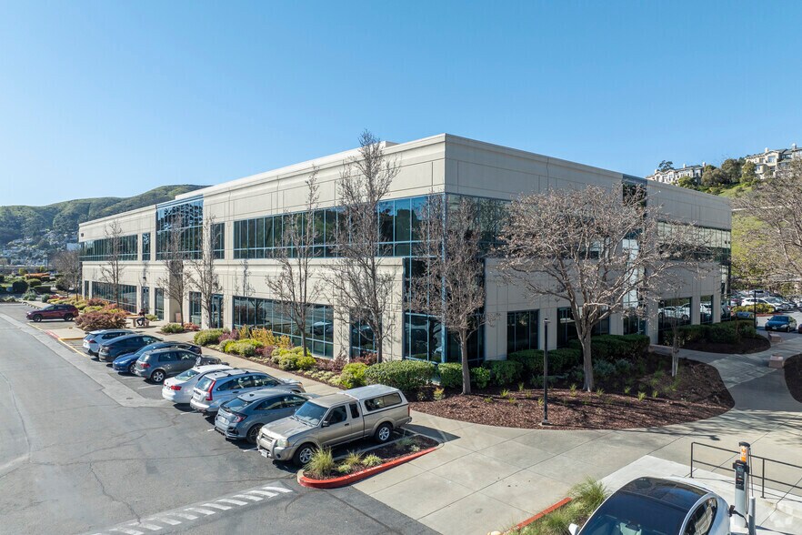 3280 Bayshore Blvd, Brisbane, CA à louer - Photo de l’immeuble – Image 1 sur 8