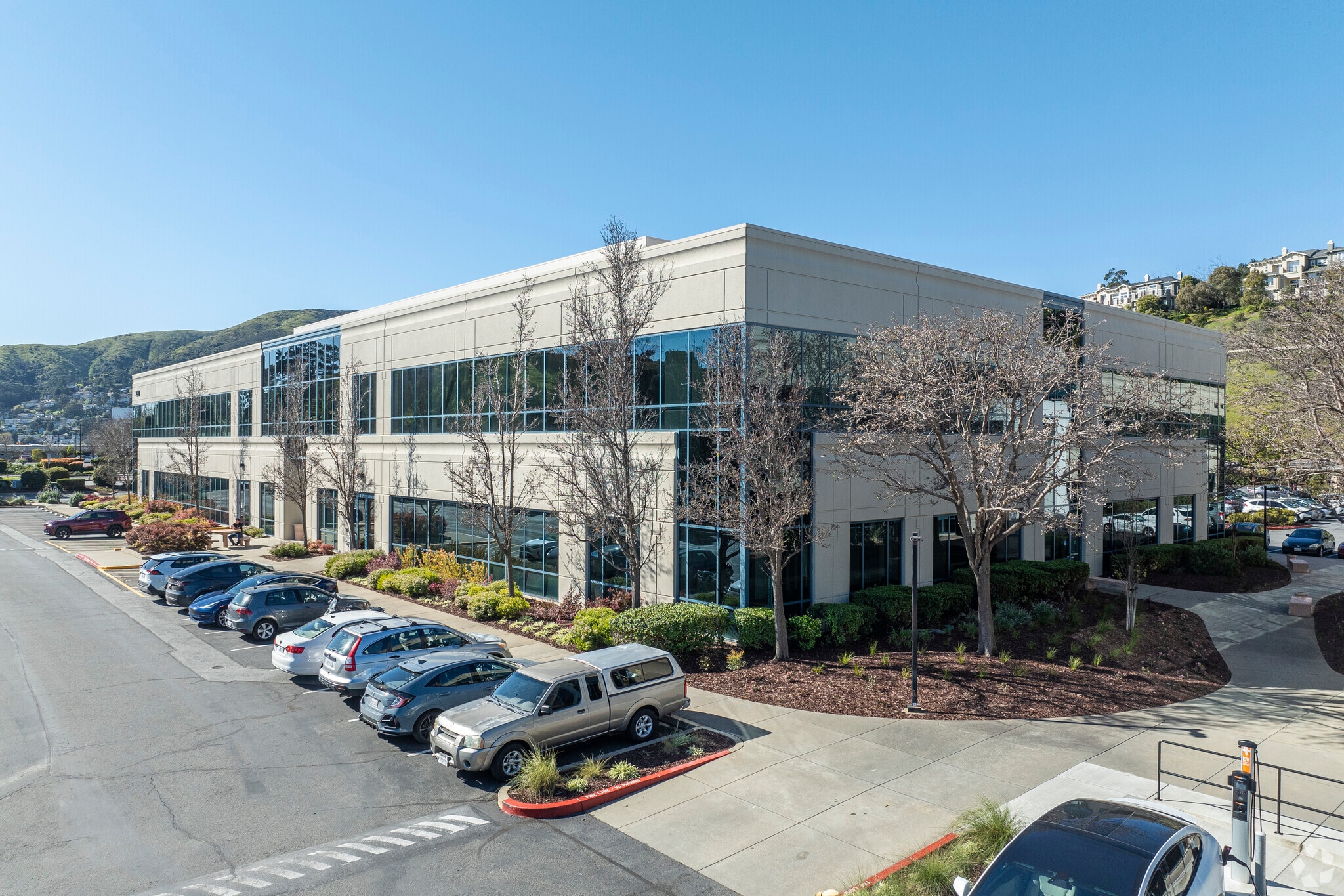 3280 Bayshore Blvd, Brisbane, CA à louer Photo principale– Image 1 sur 9