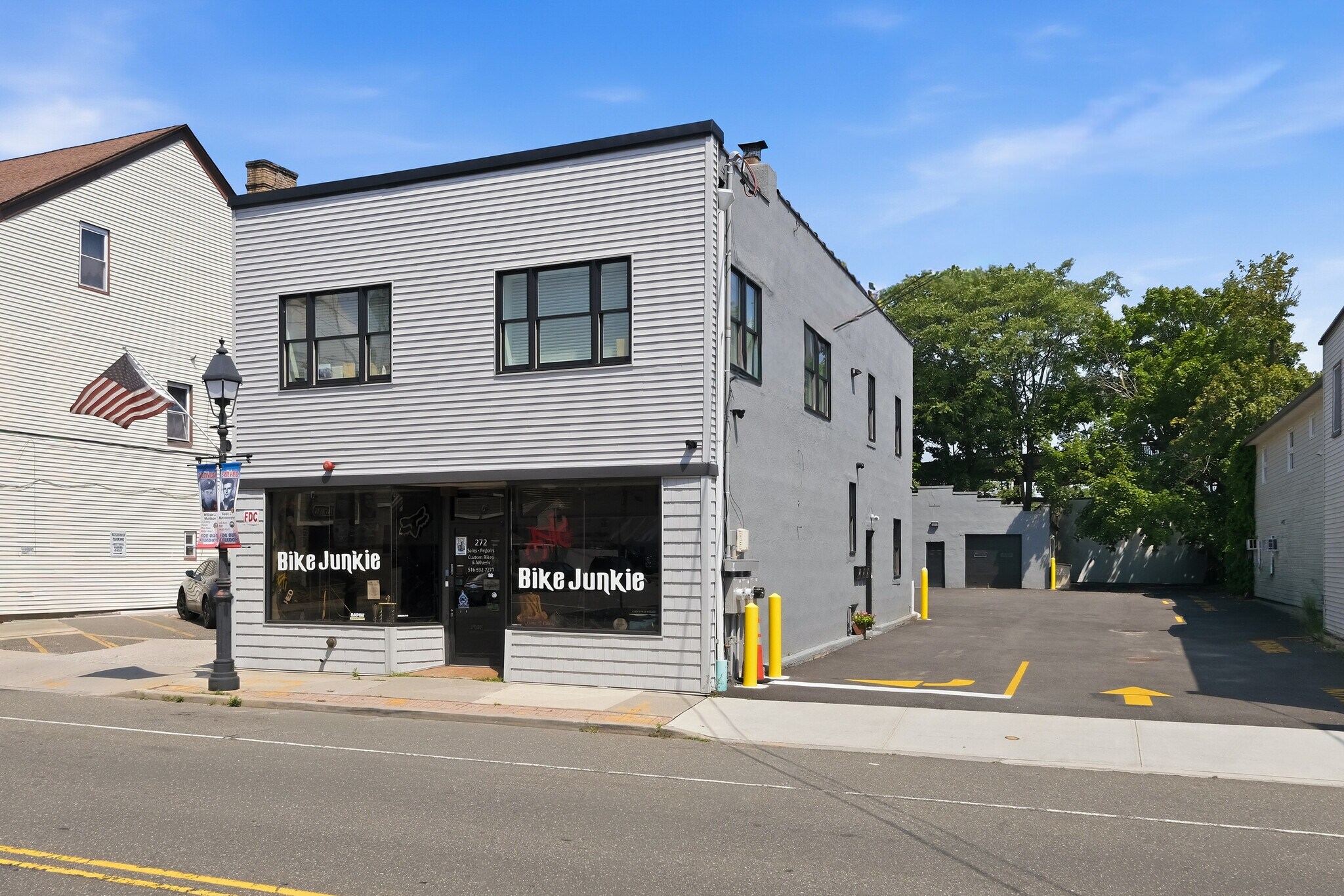 272 Broadway, Bethpage, NY à vendre Photo de l’immeuble– Image 1 sur 52
