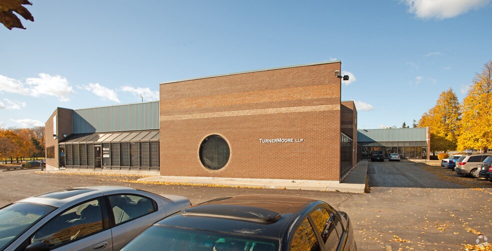 146 W Beaver Creek Rd, Richmond Hill, ON à vendre - Photo principale – Image 1 sur 5