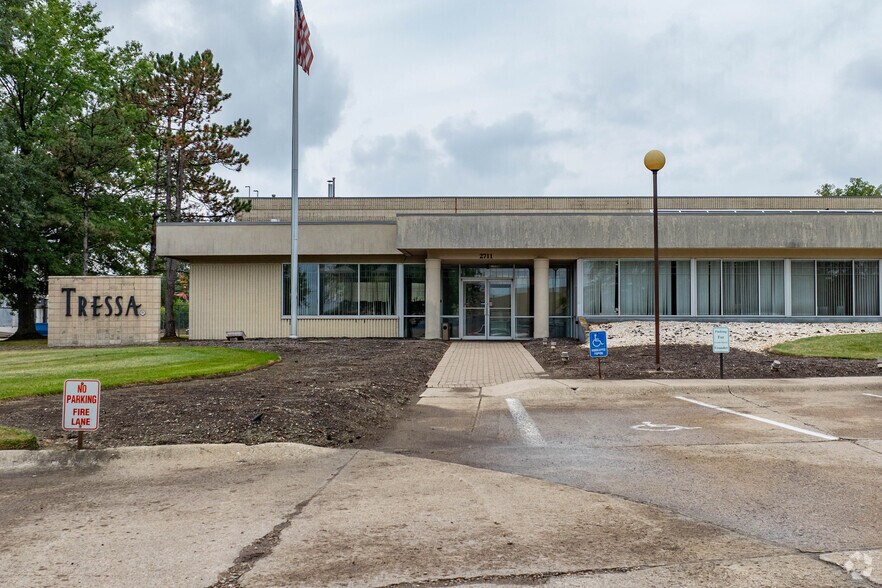 2711 Circleport Dr, Erlanger, KY à vendre - Photo de l’immeuble – Image 2 sur 8