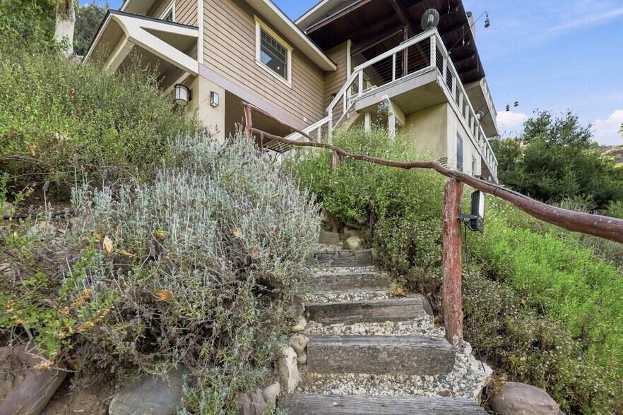 11358 Creek Rd, Ojai, CA à vendre - Photo de l’immeuble – Image 3 sur 17