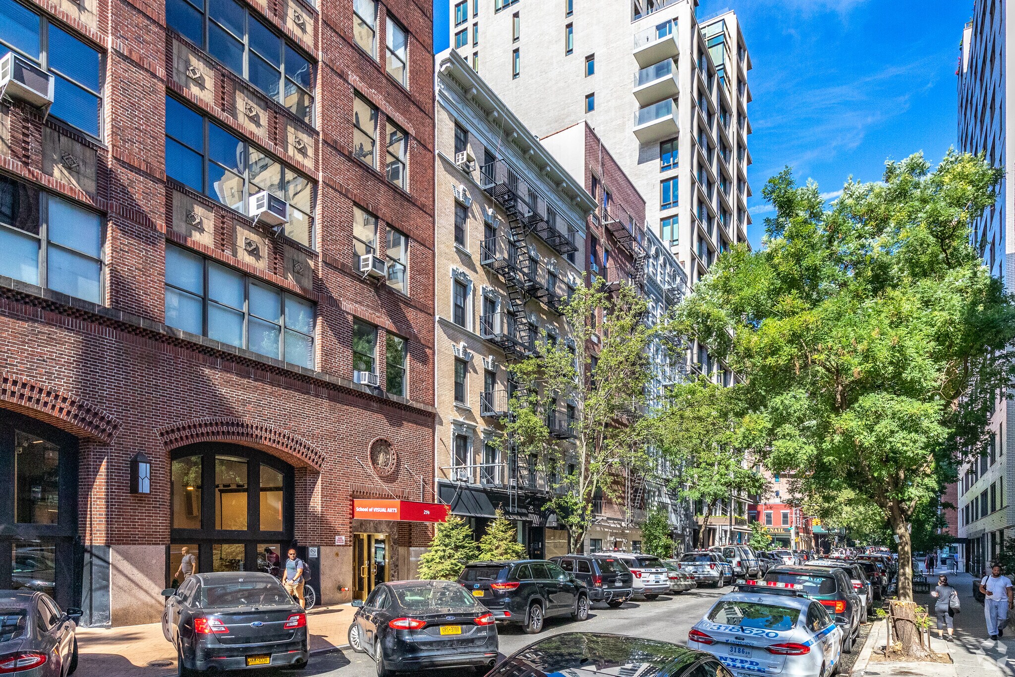 210 E 21st St, New York, NY à louer Photo principale– Image 1 sur 6