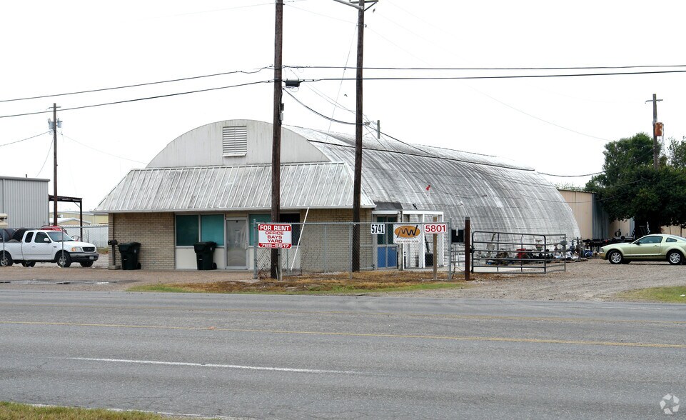 5741 Leopard St, Corpus Christi, TX à louer - Photo principale – Image 1 sur 12