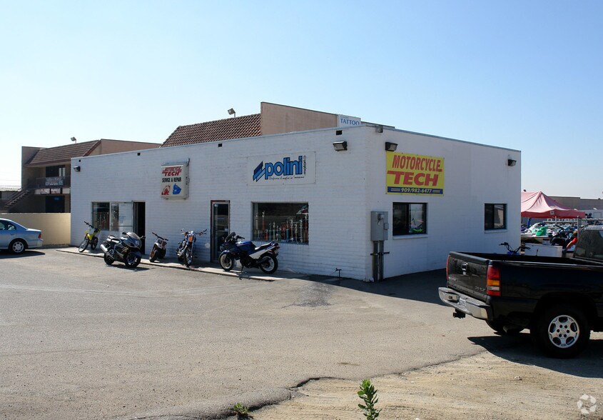 1760 W Foothill Blvd, Upland, CA à louer - Photo de l’immeuble – Image 2 sur 4