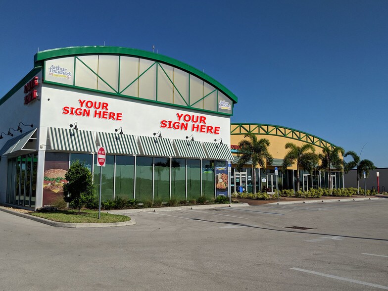 11150 S Cleveland Ave, Fort Myers, FL à louer - Photo de l’immeuble – Image 2 sur 4