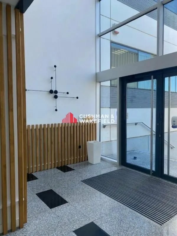 7 Avenue Didier Daurat, Blagnac à louer Hall d’entrée– Image 1 sur 7