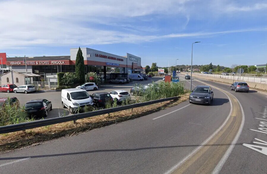 Local commercial dans Fréjus à louer - Photo de l’immeuble – Image 2 sur 4