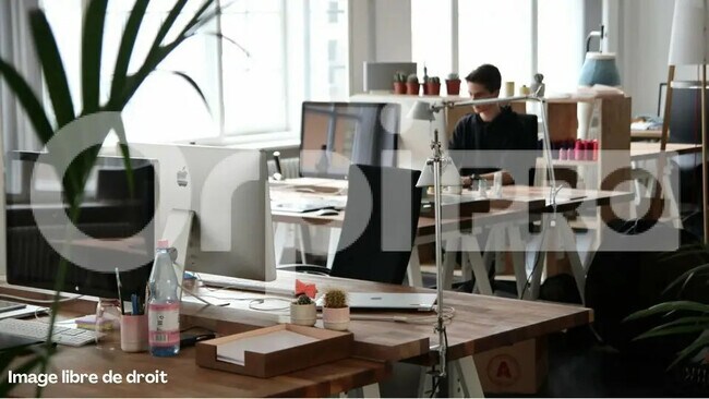 Plus de détails pour Bureau à vendre