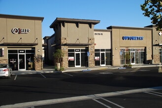25160-25176 Rye Canyon Rd, Valencia, CA à louer Photo de l’immeuble– Image 2 sur 7