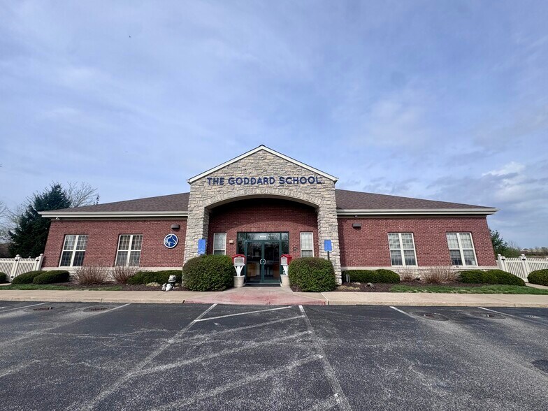 9008 Phoenix Village Pky, O'Fallon, MO à vendre - Photo de l’immeuble – Image 3 sur 9