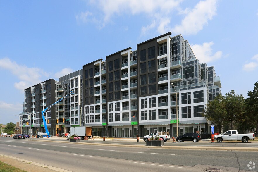 8763 Bayview Ave, Richmond Hill, ON à vendre - Photo de l’immeuble – Image 3 sur 14