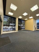 3250 Wilshire Blvd, Los Angeles, CA à louer Photo intérieure– Image 2 sur 6
