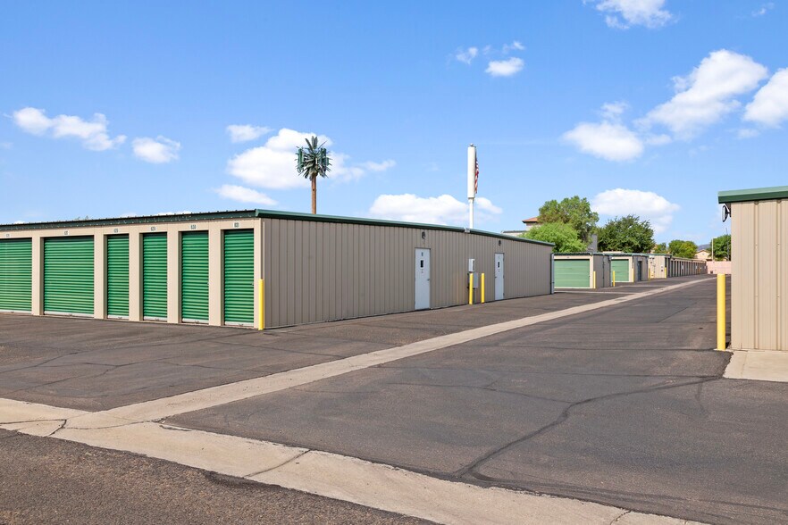 15701 N Reems Rd, Surprise, AZ à vendre - Photo de l’immeuble – Image 3 sur 5